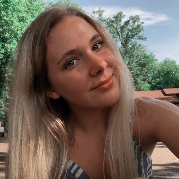 Meet your Posher, Taylor - Picture 1 of 1